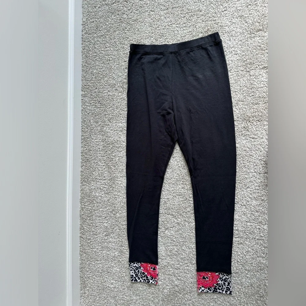 Women’s One World Black Patterned Cuff‎ Leggings